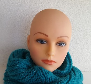 17.3.___ blue-infinity-knit-scarf-1315653_640